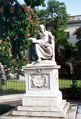 statue of Wilhelm von Humboldt